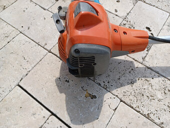 Krovinorez Husqvarna 525 - 3