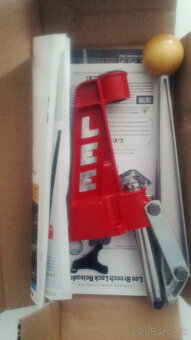 Predám jednooprečný prebíjací lis LEE Breech Lock Reloader - 3