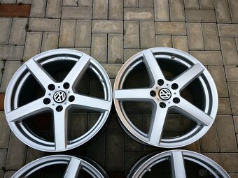 dezent- Audi,Mercedes,Škoda,Volkswagen,Seat 5x112 r17 - 3