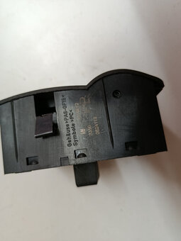 vypínač svetiel OPEL CORSA C 0524119 20€ - 3