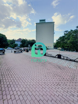 Zrekonštruovaný 2-izbový byt s balkónom a loggiou v Novom Me - 3