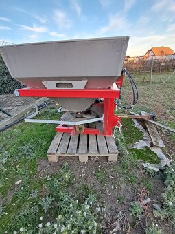 Rozmetadlo um.hnojiva - 3