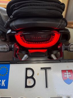 Honda CB650R - 3