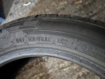 Predám 215/50r17 barum - 3