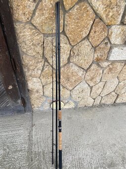 Nevis Feeder - 3
