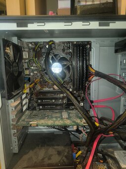 Predam PC skrinka Cooler Master Elite 335U cierna - 3