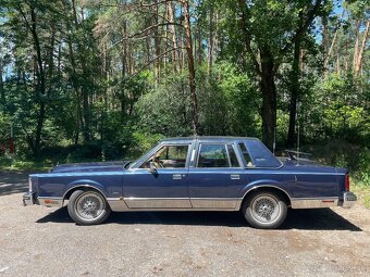 LINCOLN Town Car 1985 V8 - 3