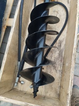 hydraulicky zemný vrták - 3