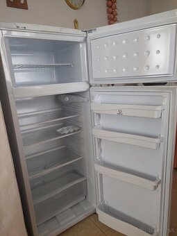 Chladnička s mrazničkou INDESIT - 3