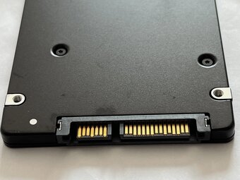 predám Samsung PM883 8TB SSD - 3