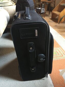 Predam lacno_ kufor cierny, pouzivany- za 7 Eur znackovy - 3