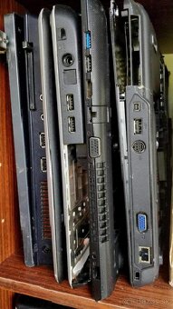 Notebooky na nahradné diely. - 3