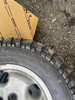 235/70r16 - 3