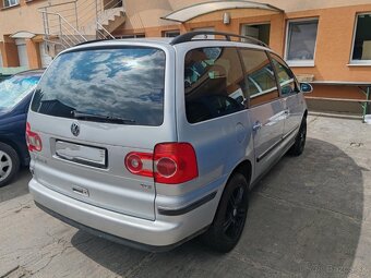 Vw Sharan 1,9 TDI 85Kw rozpredam - 3