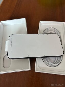 Predám iPhone 16 128g Black - 3