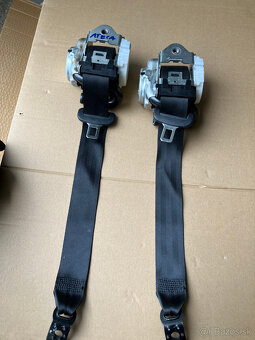zadni bezpecnostni pasy seat ateca pravy levy pas - 3