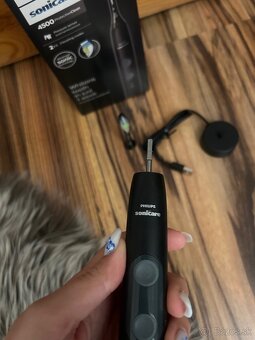 Philips Sonicare 4500 HX6830/44 - 3