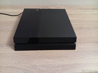 Playstation 4 - 3