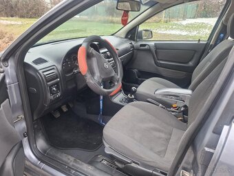 Opel Astra 1,4 benzín - 3