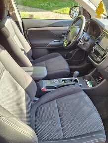 Mitsubishi Outlander 2.0 MIVEC (110kW) CVT 4WD Benzín - 3