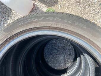 225/45 R18 Pirelli Cinturato P7 - 3