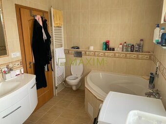 5 - izbový rodinný dom s pivnicou v Rovinke - 3