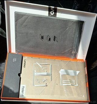 Lenovo Yoga Book - 3
