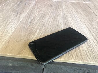 Predám IPhone se 2022 64gb - 3