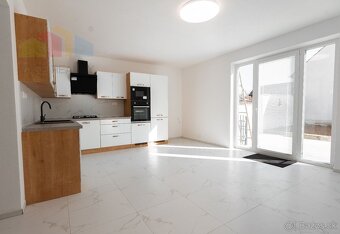 -ZNÍŽENÁ CENA- Na predaj 4-izbový rodinný dom 207 m², pozemo - 3