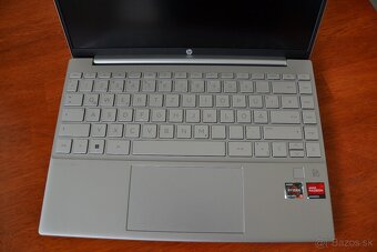 HP Pavilion Aero 13 WQXGA (2560 x 1600) - 3