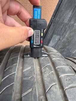 205/40 R17 - 3