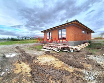 Predáme 5izbový tehlový bungalov Ruskov 126m2, pozemok 620m - 3