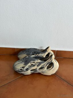 YEEZY FOAMRUNNERS CAMOUFLAGE 40,5 - 3