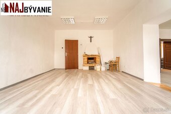 NÁMESTIE ANDREJA HLINKU - 120m2 dvojdom s 3 samostatnými vst - 3