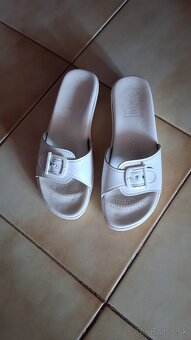 Taniere,varešky trubicky na kolace biele papuce - 3