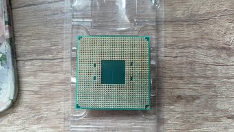 Predám procesor AMD Ryzen 5 4600G s Radeon GK + chladič - 3