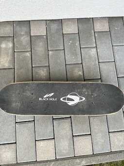 koloběžka a skateboard - 3