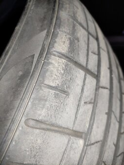 Pirelli P-Zero 235/35 R19 PZ4 - 3