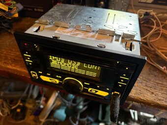 Kenwood DPX3000U  SONY CDX-G1300U Pioneer DEH-3200UB - 3