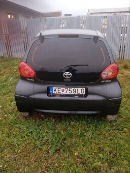 Predám Toyota na náhradné diely. Automat.. - 3