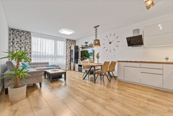 Predám slnečný-priestranný 2-izb. byt s parkovaním, NIVY - 3