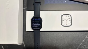 Apple Watch Series 7 – 45 mm + 3 originálne remienky - 3