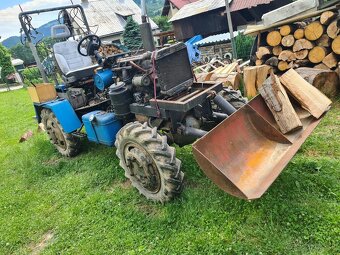Traktor 4x4 so zavadou - 3