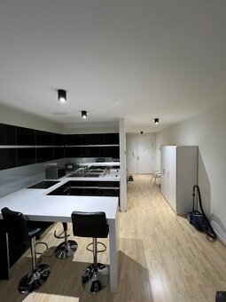 Priestranné štúdio v projekte 3 Veže, Bratislava - 3