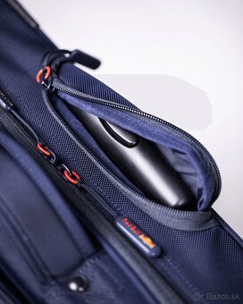 Predám nový cestovný kufor Carry On Red Bull Racing X Built - 3