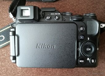 Nikon Coolpix P7800 - 3