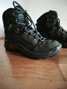 Predám turistické topánky Lowa - 3