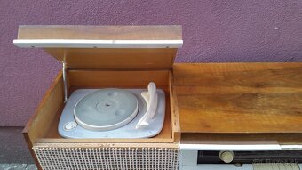 Rádio  +gramofón  TESLA - 3