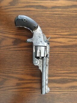 Historický revolver - 3