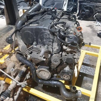 Predám motor škoda Octavia 2 2L - 3